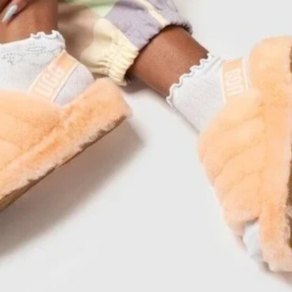 UGG Fluff Yeah Scallop Slides  Color: Peach Size 6 - Picture 7 of 7